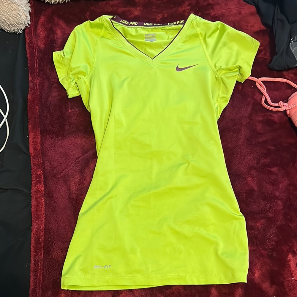 Compressed athletic shirt